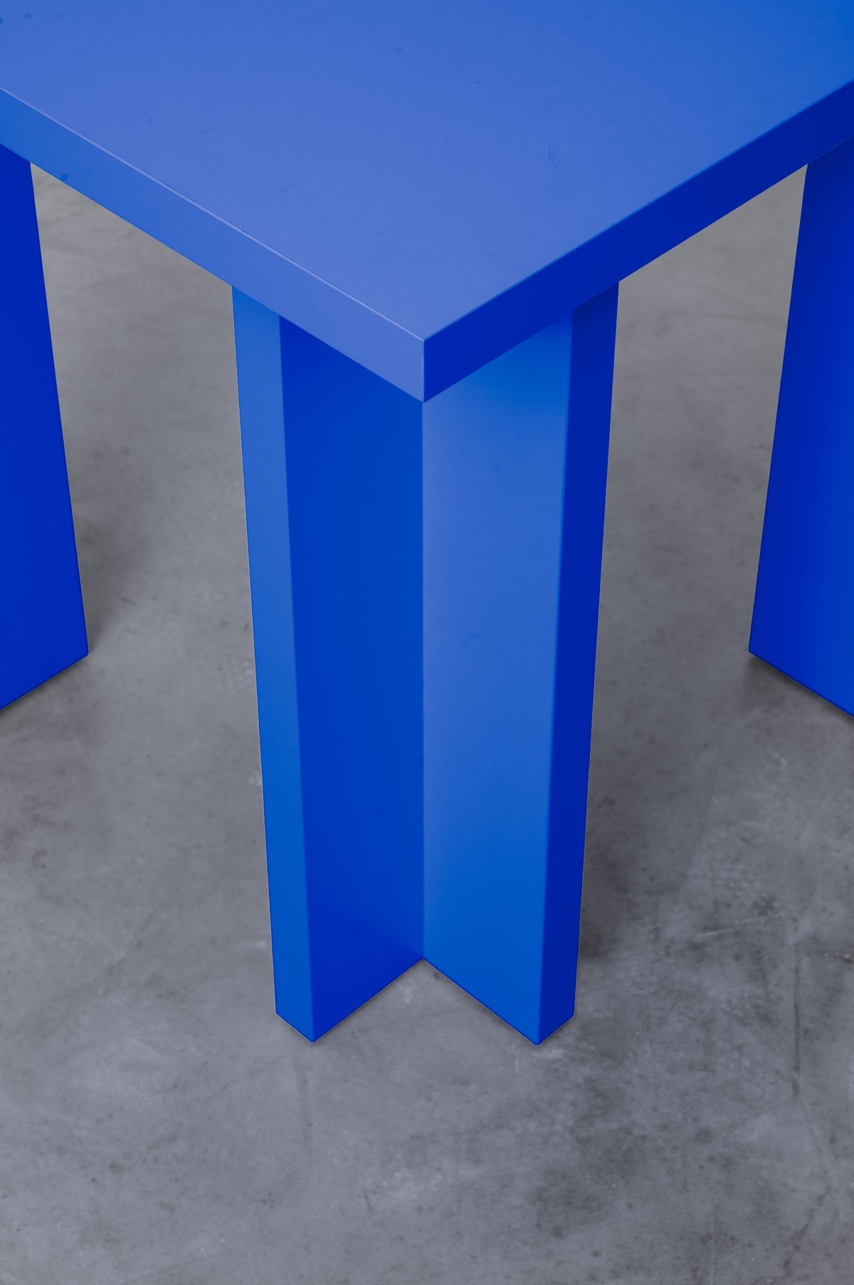Rectangular Dining Tables 4+
